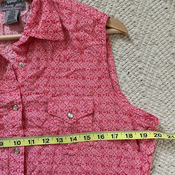 Wrangler sleeveless button button up - Picture 6 of 6